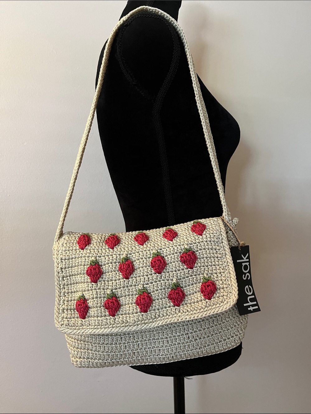 NWT The Sak Marlow Flap Shoulder Bag, crochet bag natural w strawberries!